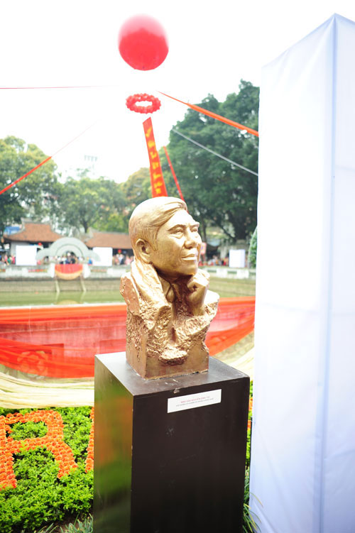 Ảnh tượng chân dung nhà văn Nguyễn Đình Thi