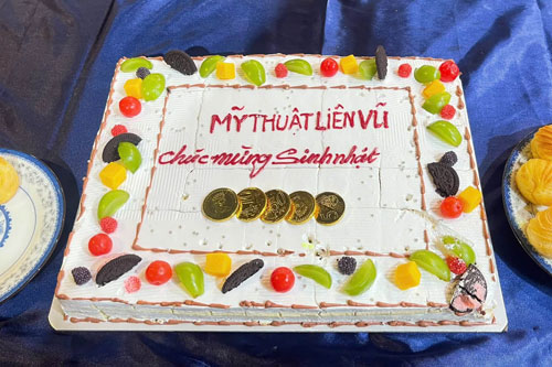 sắc màu tuổi thơ