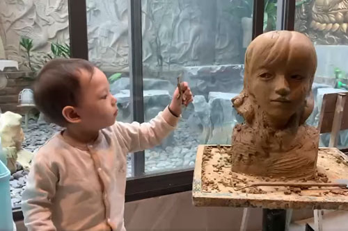 Thỏa sức s&aacute;ng tạo n&agrave;o. Nh&agrave; đi&ecirc;u khắc Tương Lai