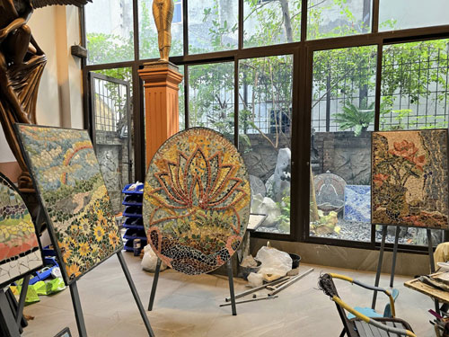 Tác phẩm tranh tái chế của họa sỹ Quỳnh Liên