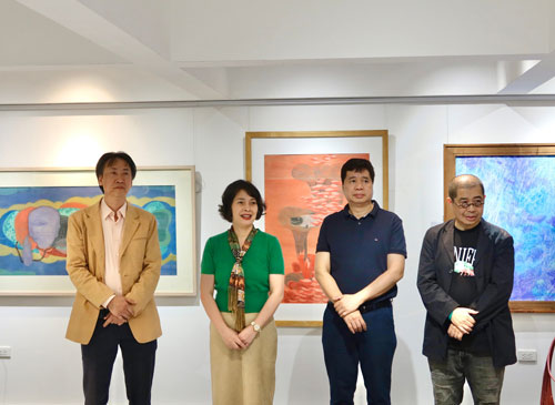 Tiến sĩ Vương Trọng Đức – Trưởng Nhóm chuyên môn Cơ sở Nghệ thuật; Tiến sĩ Nguyễn Thị Lan Hương – giảng viên Nhóm chuyên môn Cơ sở Nghệ thuật; Tiến sĩ Nguyễn Cao Lãnh - Trưởng Khoa Kiến trúc và Quy hoạch; Tiến sĩ Trần Quang Minh - Trưởng Khoa Khoa Nghệ thuật Điện ảnh, Trường Đại học Sân khấu Điện ảnh Hà Nội (lần lượt từ trái qua phải). Ảnh: Lưu Diễm.