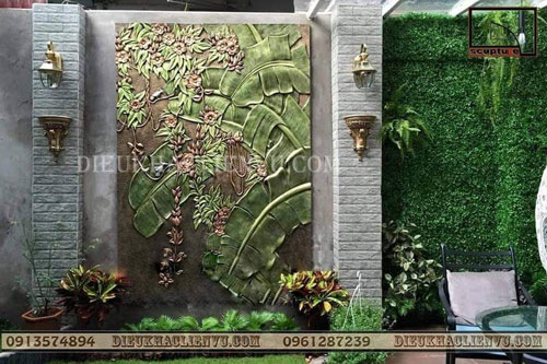 Tác phẩm Phù điêu hoa lá